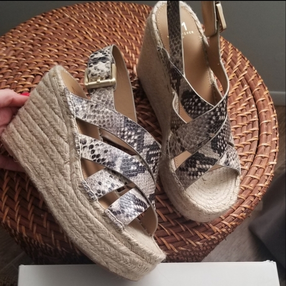 Marc Fisher Shoes - 🔥Last 1🔥Marc Fisher espadrille leather wedges